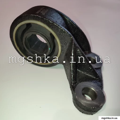 Сайлентблок (опора) переднего рычага правый в сборе MG550/MG6 RMOEM